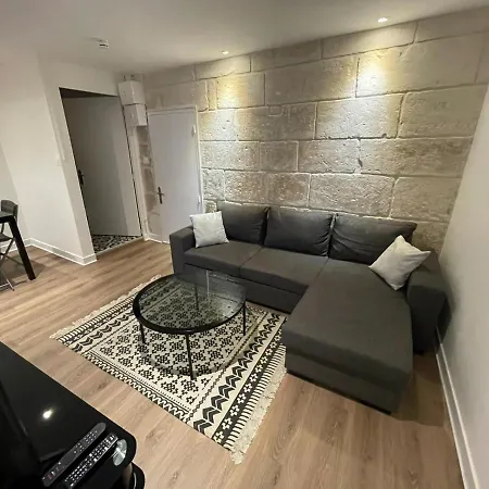 Le Black & White, Hyper Centre - Paisible- Wifi Hd- Netflix- Proche Gare -Ideal Couple Et Business Niort Exterior photo