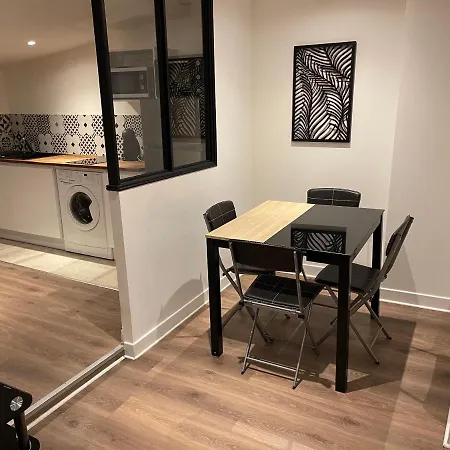 Le Black & White, Hyper Centre - Paisible- Wifi Hd- Netflix- Proche Gare -Ideal Couple Et Business Niort Exterior photo