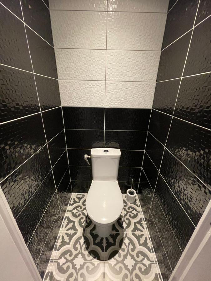 Apartment Le Black & White, Hyper Centre - Paisible- Wifi Hd- Netflix- Proche Gare -ideal Couple Et Business Niort
